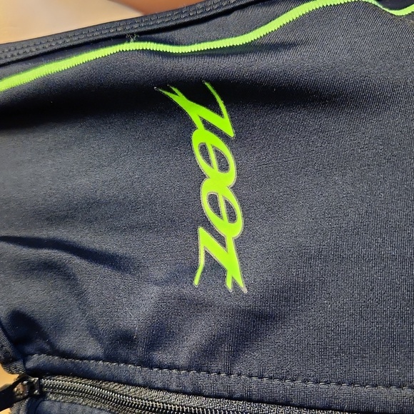 Zoot sleeveless top ☆ Small ☆ Black & Neon green. Mesh, pockets Cycling top New - Picture 2 of 16